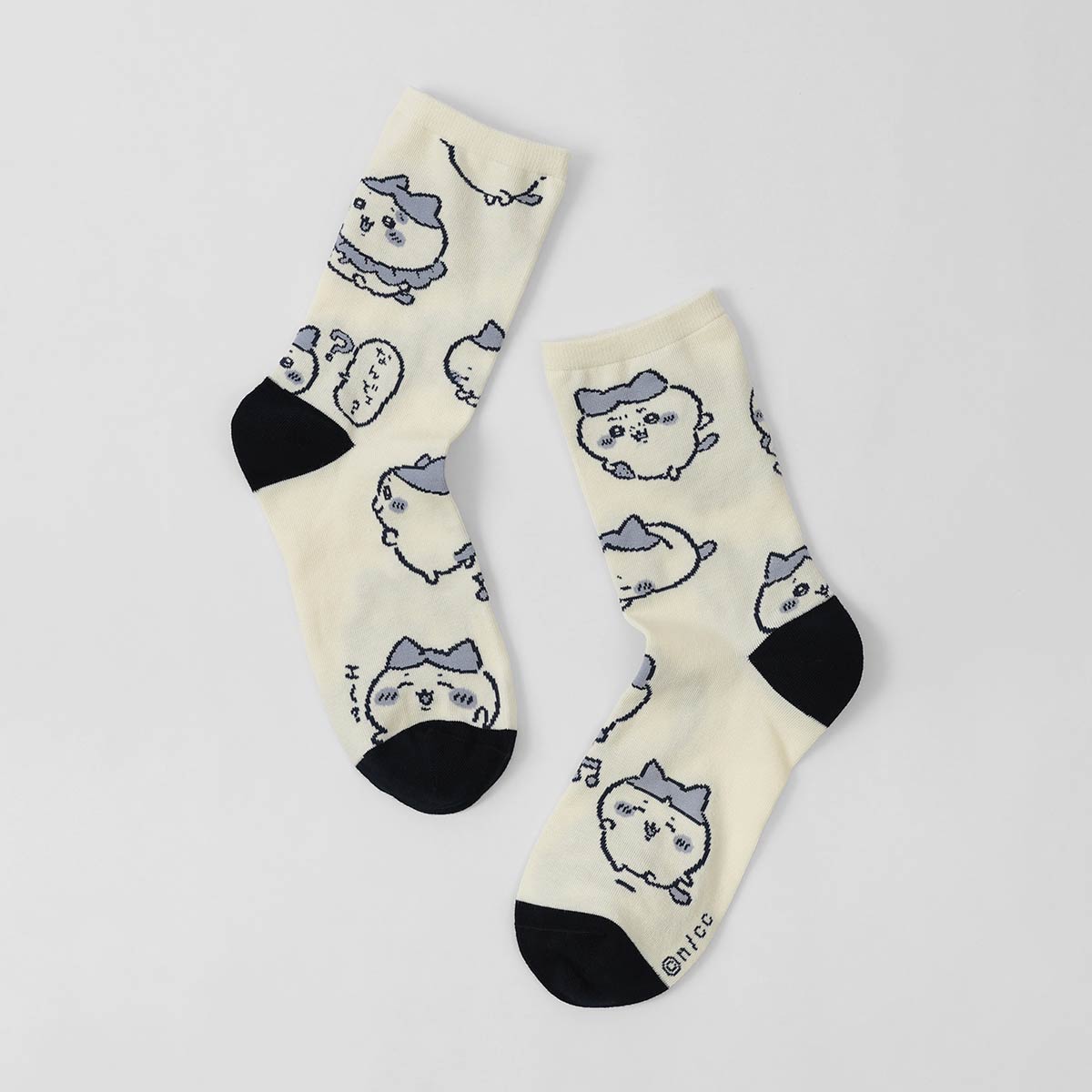 ちいかわ クルー丈 ソックス ハチワレ総柄 靴下 レディース キャラクター 03197028